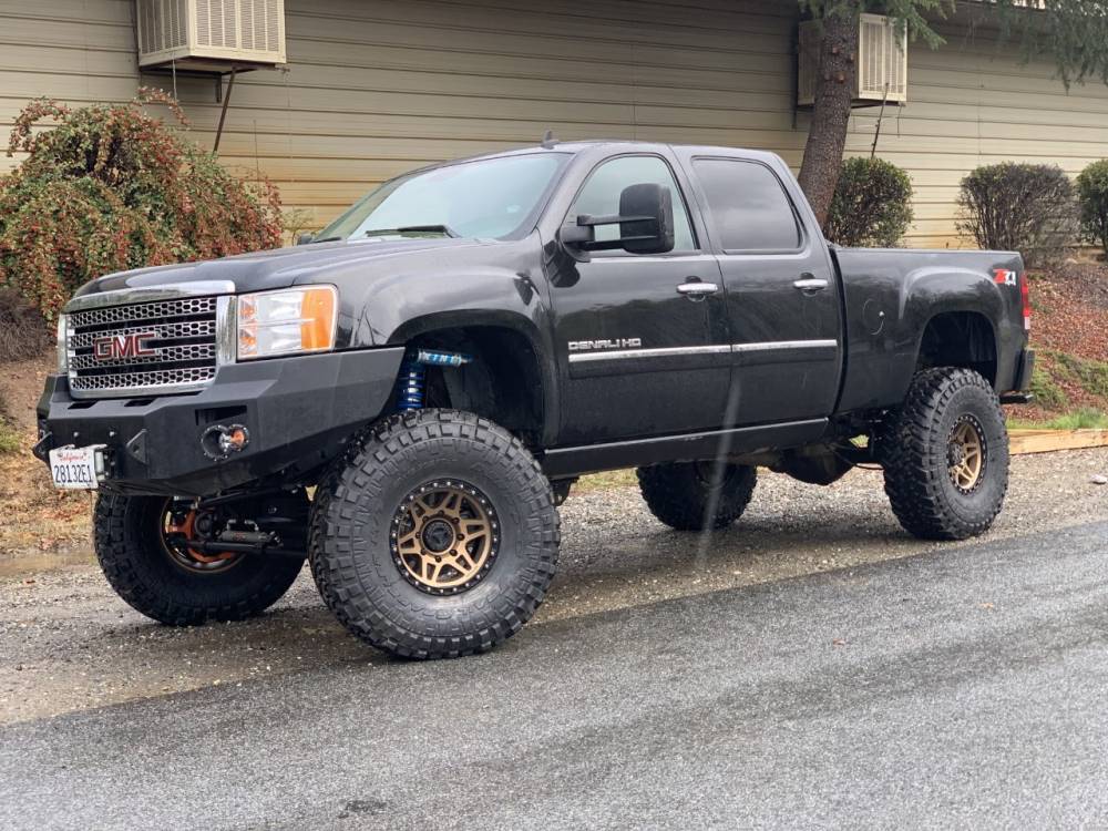 9” Straight Axle Swapped 2011 GMC Duramax Denali Cover